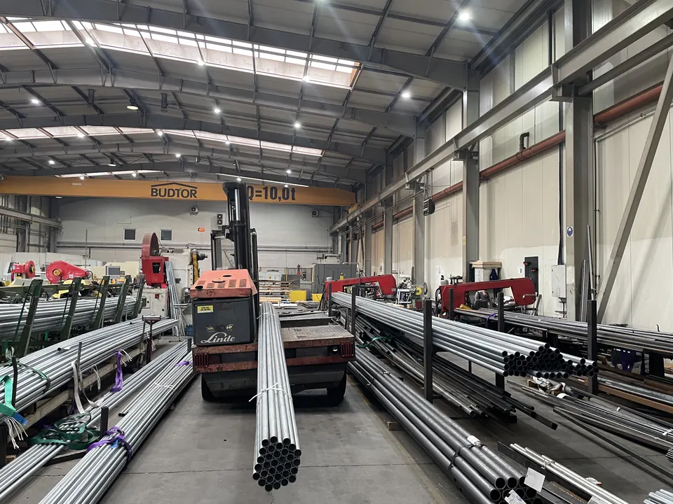 Production hall with tube bundles