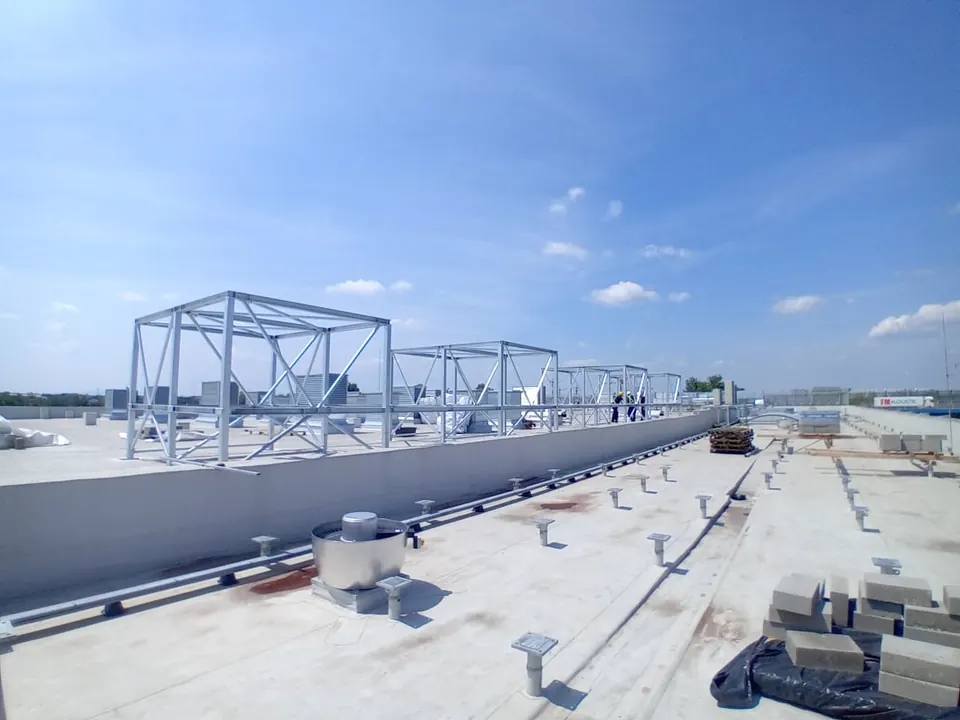 Galvanized steel frames on a hall roof