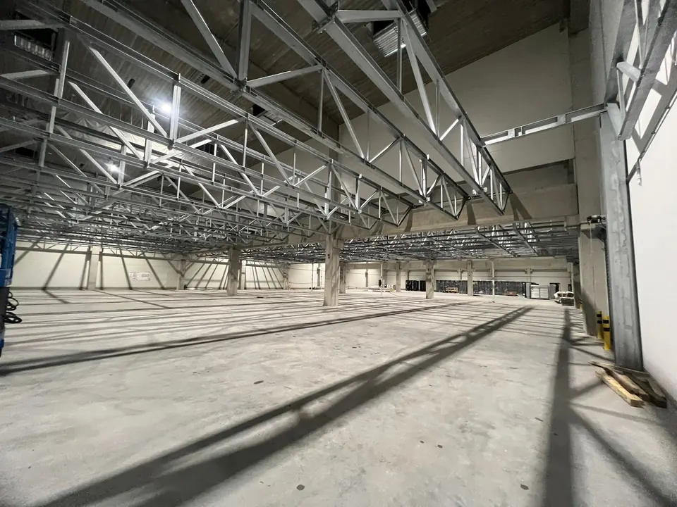 Roof trusses installed in a hall