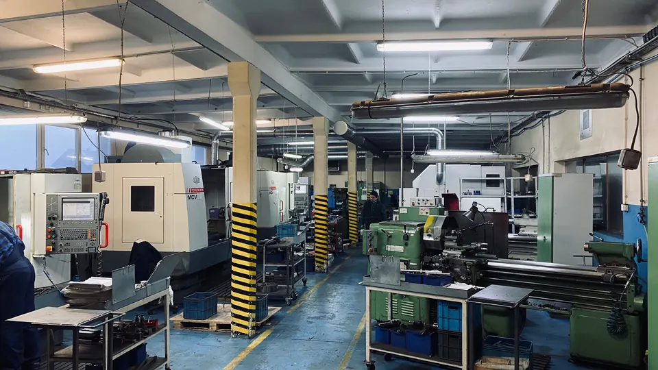 Tool shop with machine tools