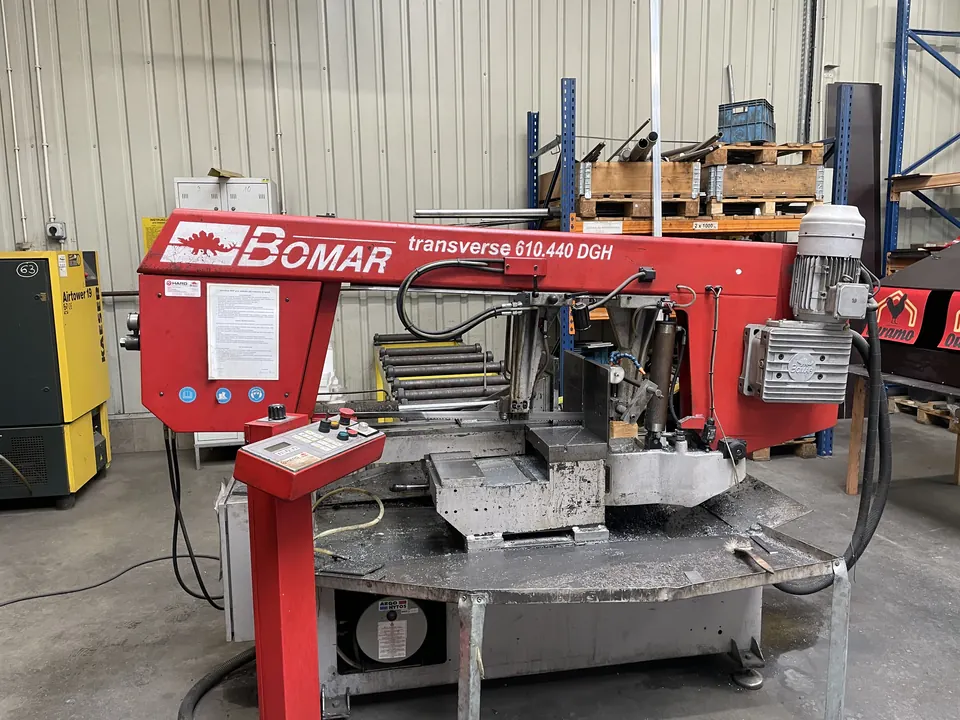 Bomar automatic band saw