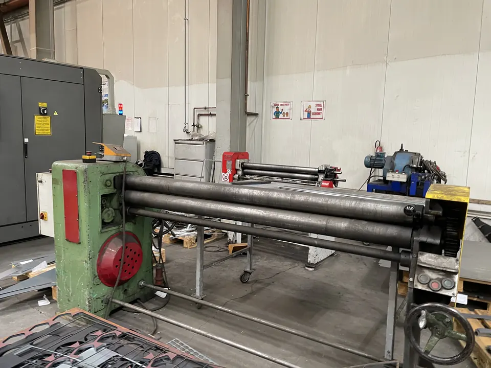Bending roll in the production hall