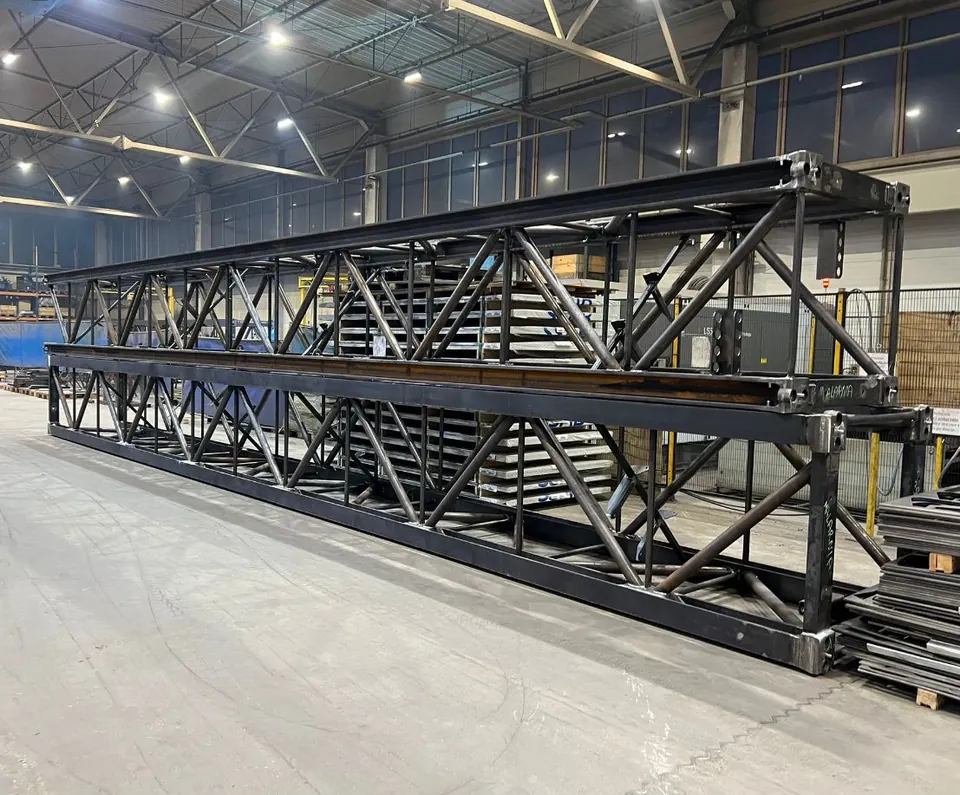 Welded 15 m tower crane segment in the hall
